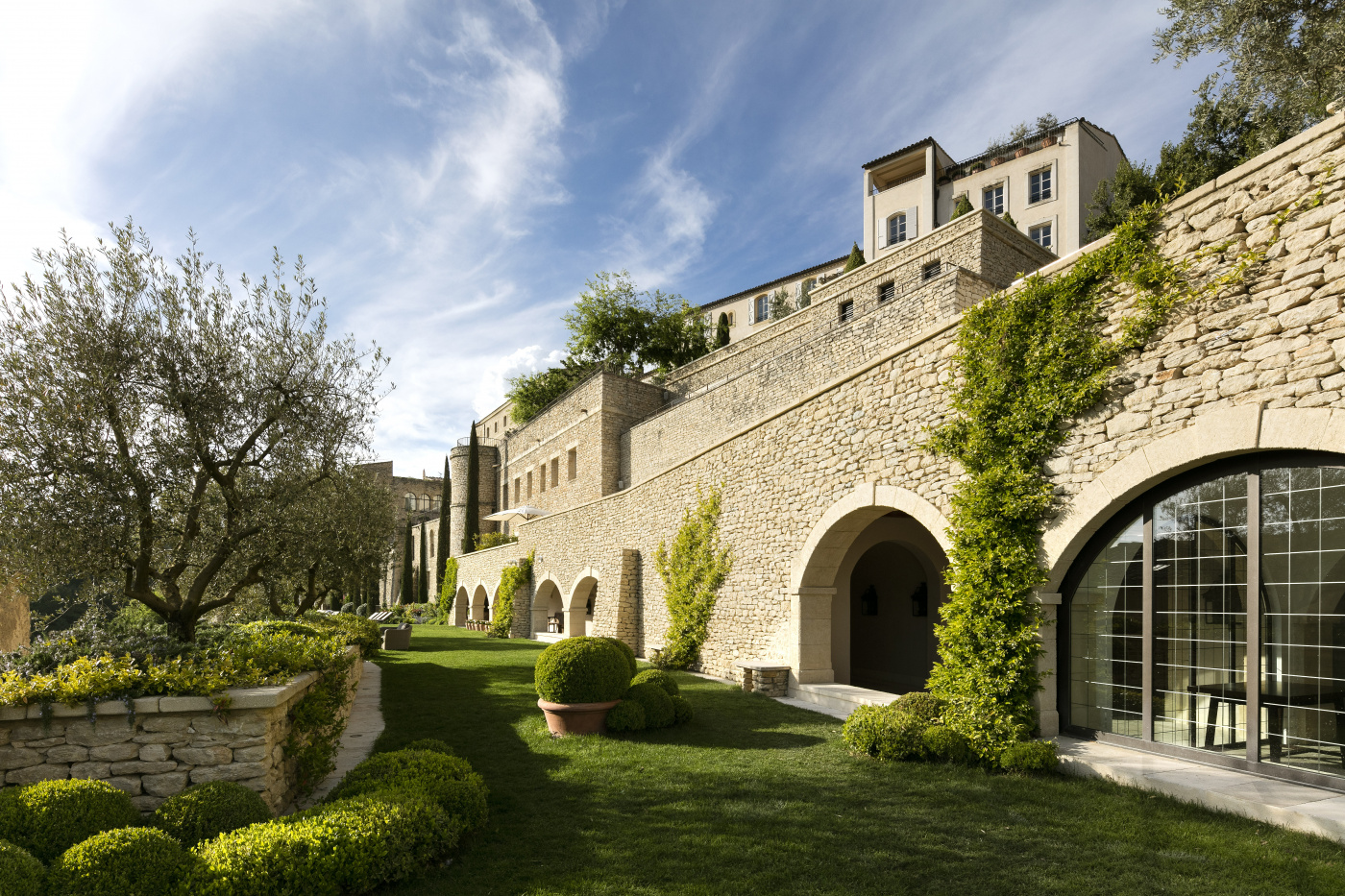 Garden with olive trees at luxury venue for weddings in Provence